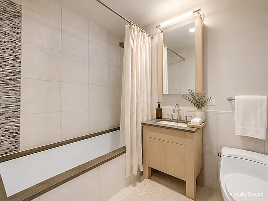 Bathroom, photo 1