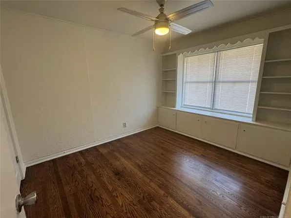 2743 E 3rd St, Tulsa, OK 74104
