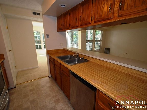 3rd image of 708 Southern Hills Dr