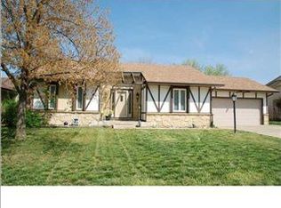 8600 E Lockmoor Cir, Wichita, KS 67207