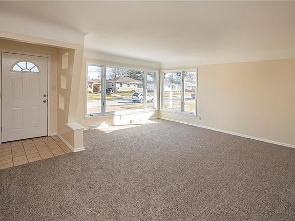 5th image of 13495 Kathleen Dr