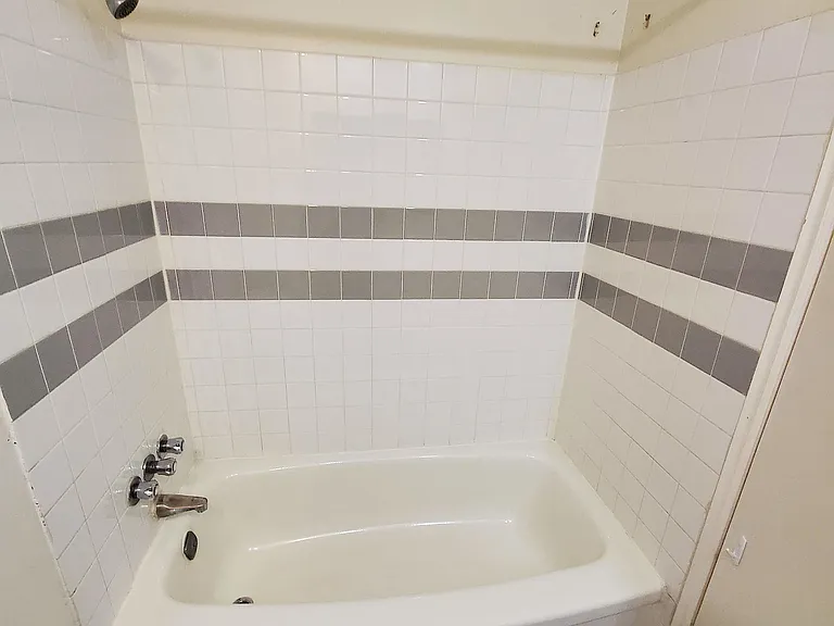1724 10a St SW #206 — Photo 8
