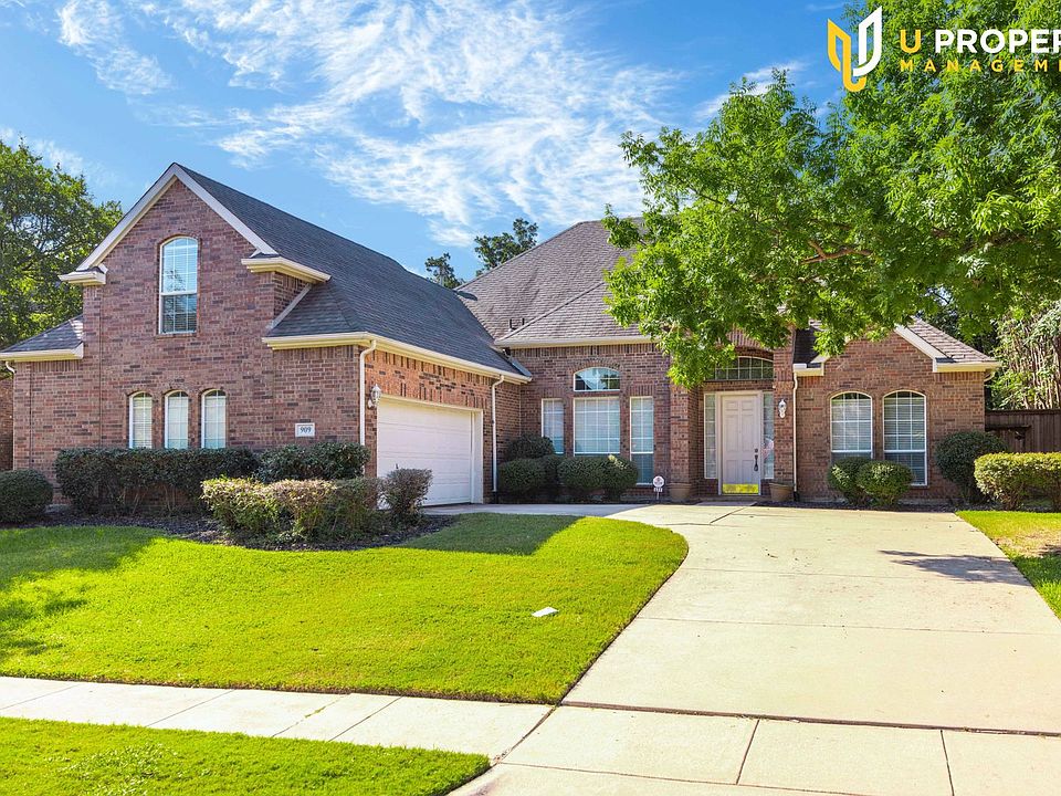 1st image of 909 Rosemary Dr