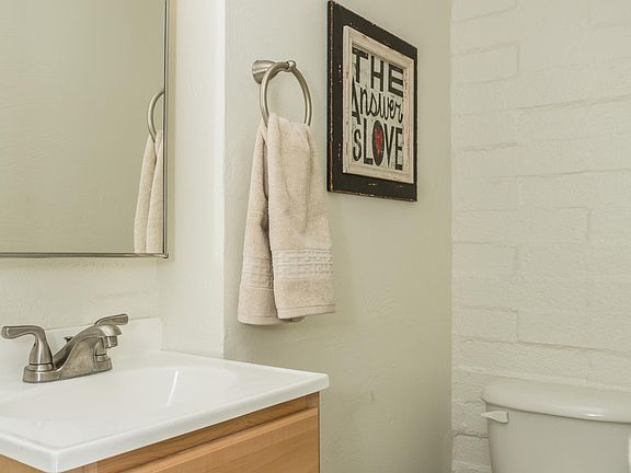 2nd image of 931 N Euclid Ave #133