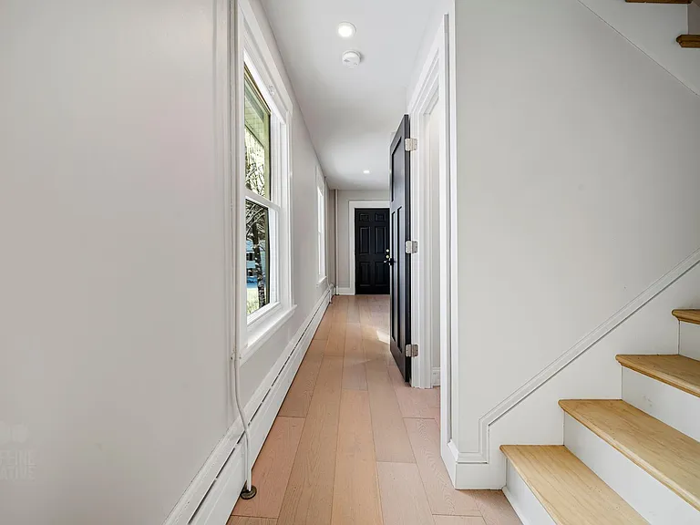 84 E Main St — Photo 32
