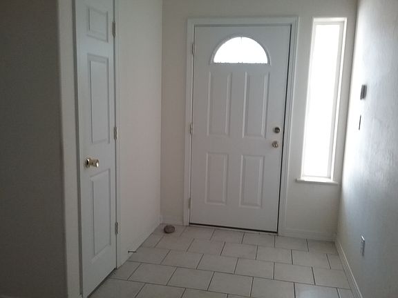 Entry, coat closet