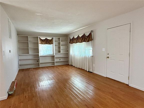 4th image of 811 Jarboe St
