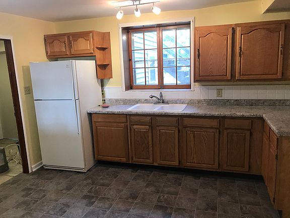 5th image of 100 Deer Creek Dr #1