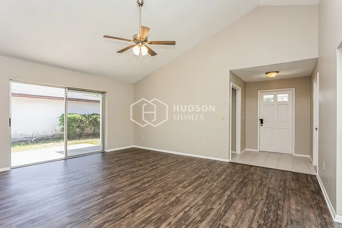 5905 Birchwood Dr — Photo 2