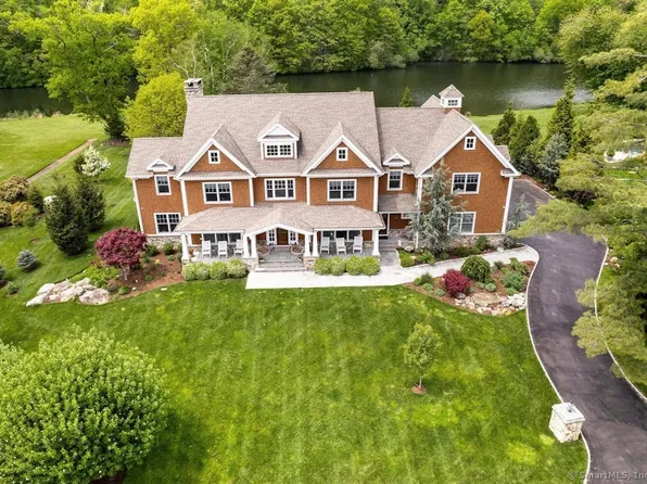 10 Ravenglass Drive, Stamford, CT 06903