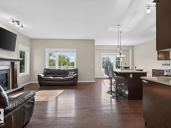 4th image of 109 Selkirk Pl
