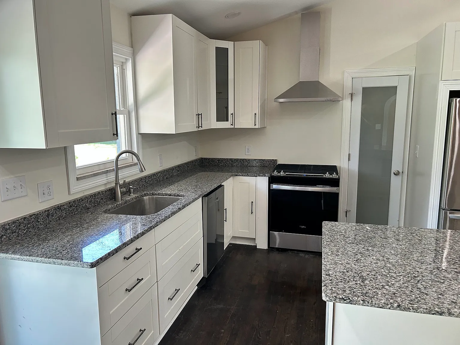 3 bed, 3.5 bath, 1984 sqft, $2,950 — Photo 3