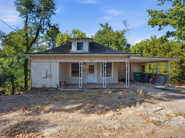 608 Crescent St, Rogers, AR 72756