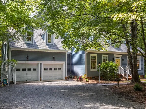 522 Occoneechee Dr, Clarksville, VA 23927