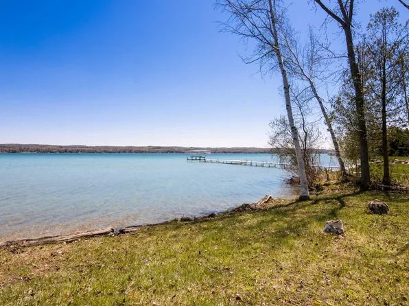 3972 S Us Highway 31, Kewadin, MI 49648