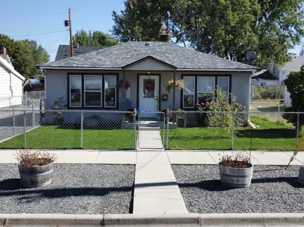 2210 8th St, Baker City, OR 97814