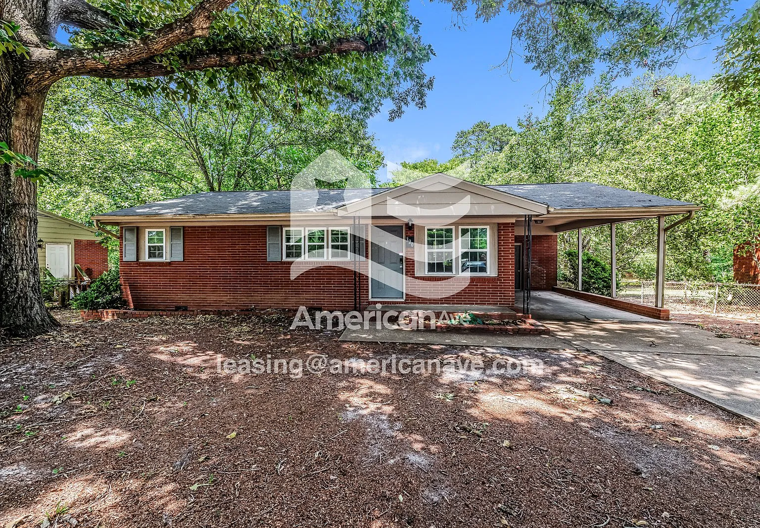 3 bed, 1.0 bath, 929 sqft, $1,325 — Photo 1