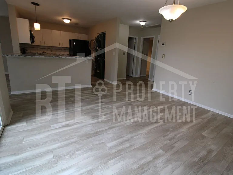 240 Fox Ridge Rd — Photo 8