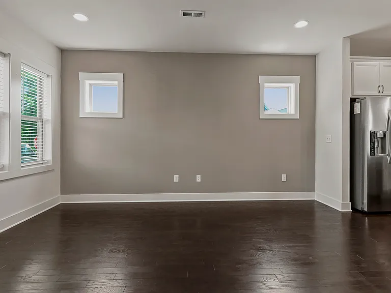 6260 Taylor Rd — Photo 7