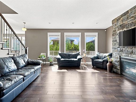 3rd image of 1311 Shepherd CRESCENT