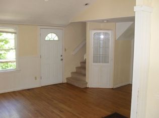 9323 E 14th St S, Independence, MO 64052