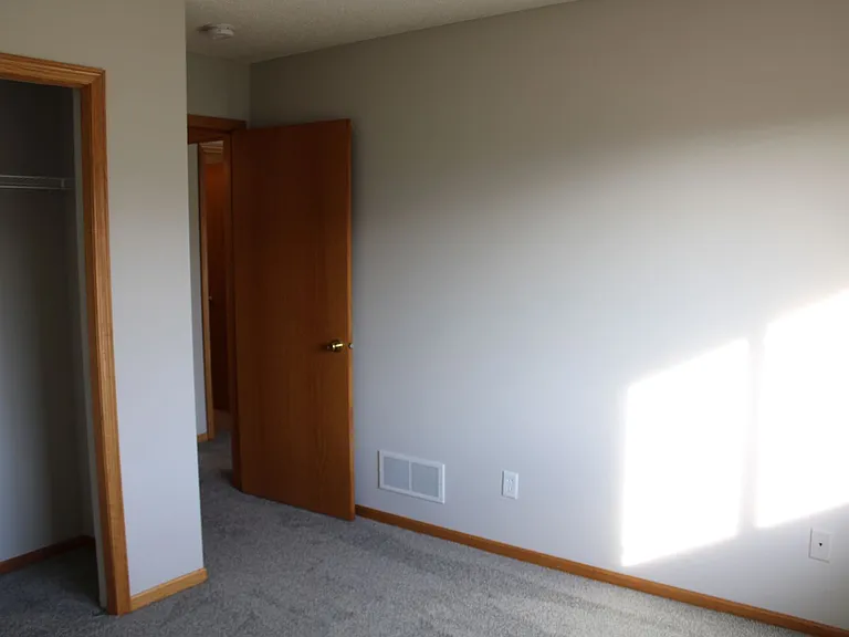 403 Meadow Ln — Photo 11