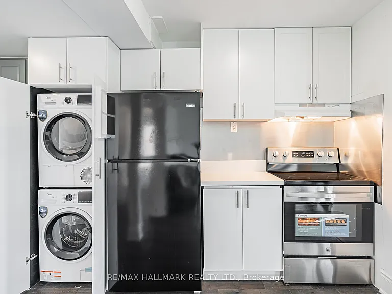 82 Ellington Dr #UPPER — Photo 12
