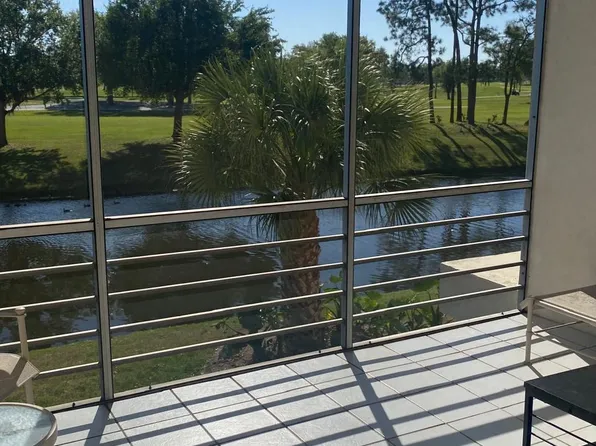 7461 W Country Club Dr N, Sarasota, FL