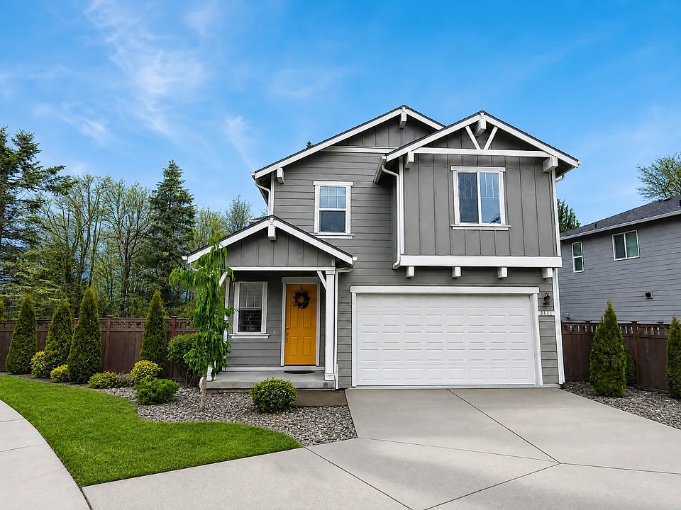 8881 Silverspot Dr SE