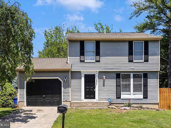 2nd image of 1201 Conewago Dr