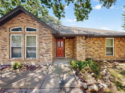 10168 Stoneleigh Dr, Benbrook, TX, 76126