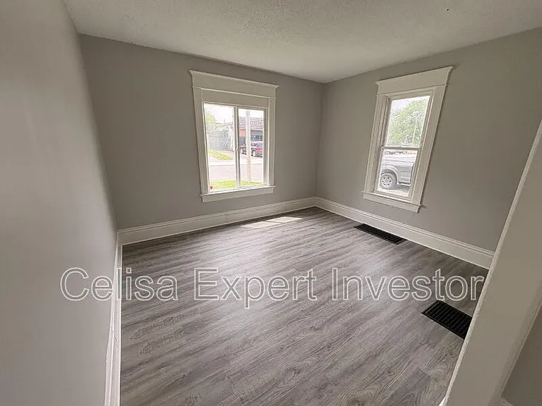 448 W Wildwood Ave — Photo 3
