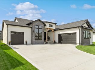 17628 Berkshire Pkwy, Clive, IA 50325