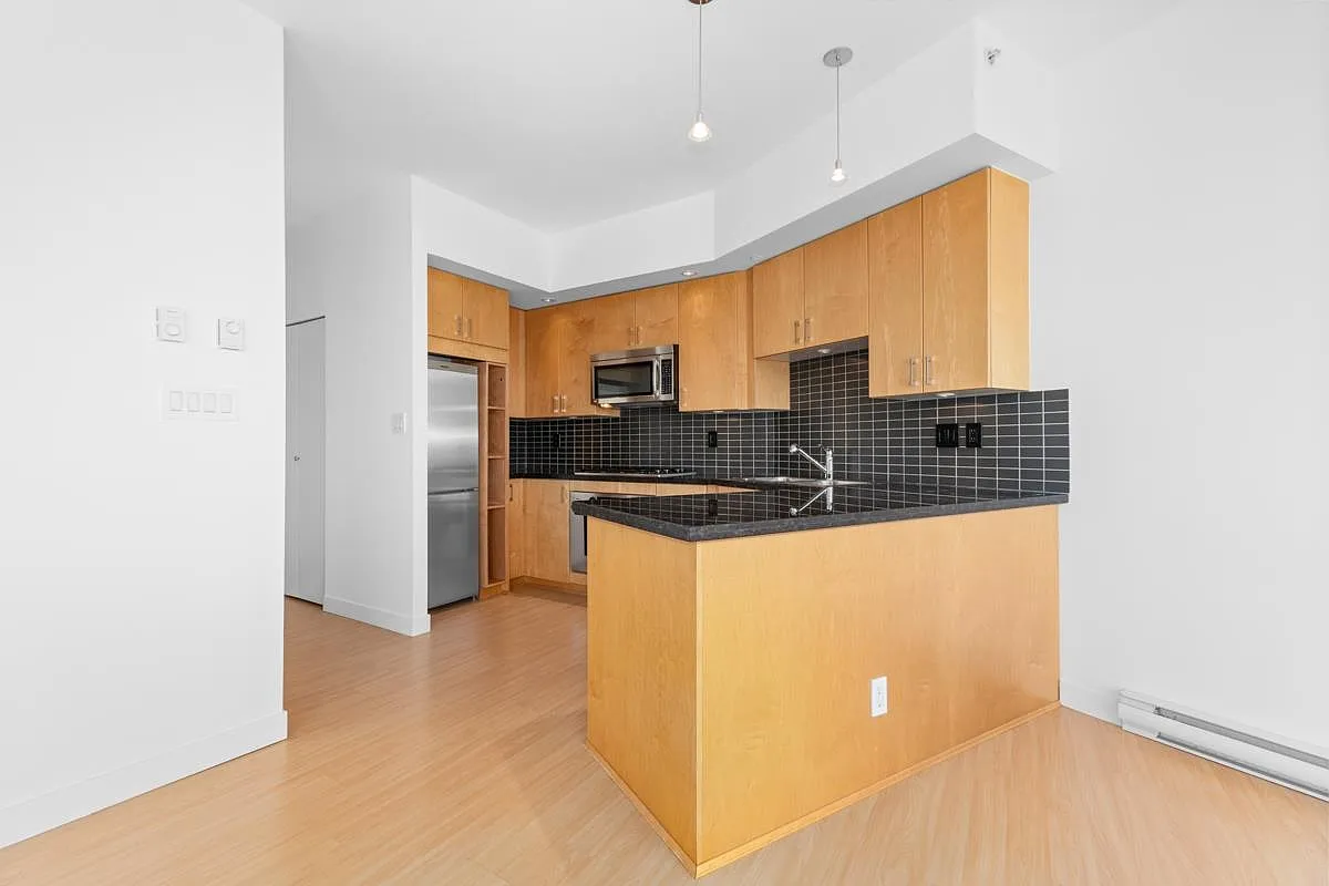 2 bed, 861 sqft, $3,600 — Photo 4