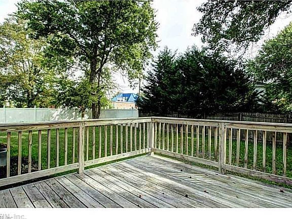 5th image of 530 Brightwood Ave