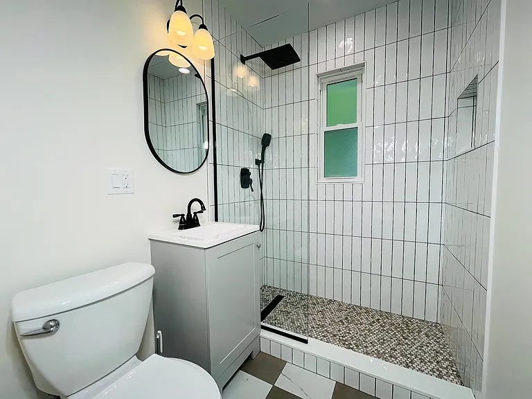 318 N Owen St — Photo 9