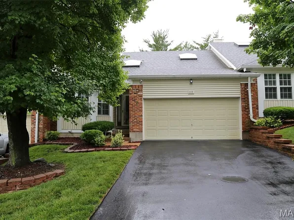 112 Baxter Heights Ct, Ballwin, MO 63011