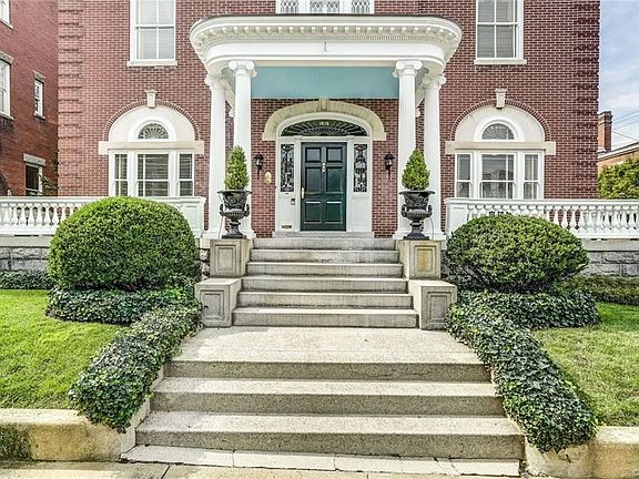 4th image of 1839 Monument Ave
