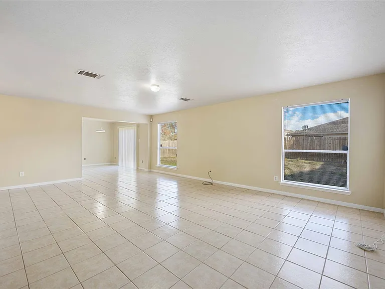 4806 Cotton Ridge Trl — Photo 5