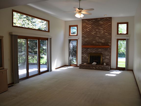 3rd image of 5550 Whitfield Dr
