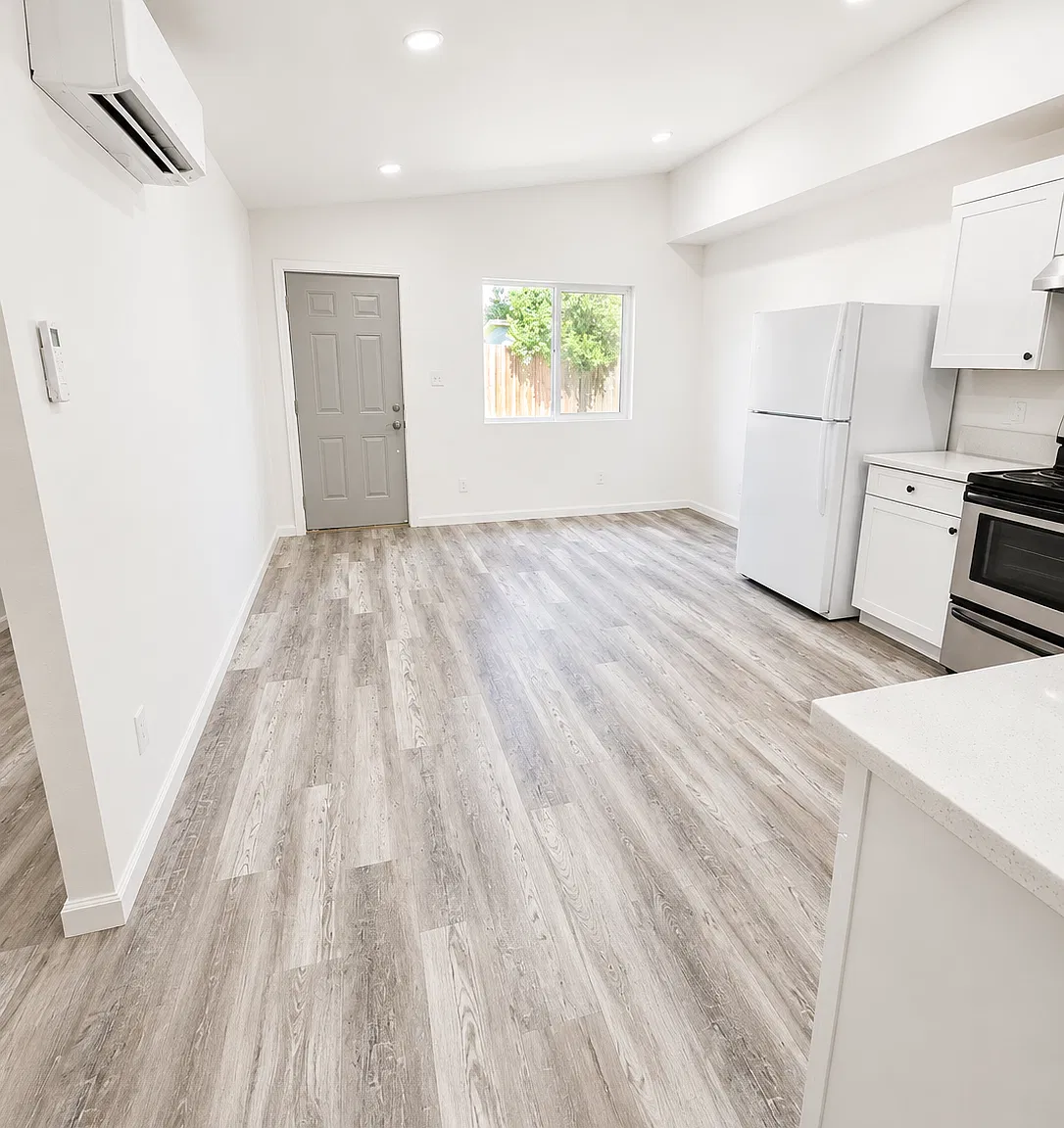 2 bed, 700 sqft, $1,700 — Photo 1