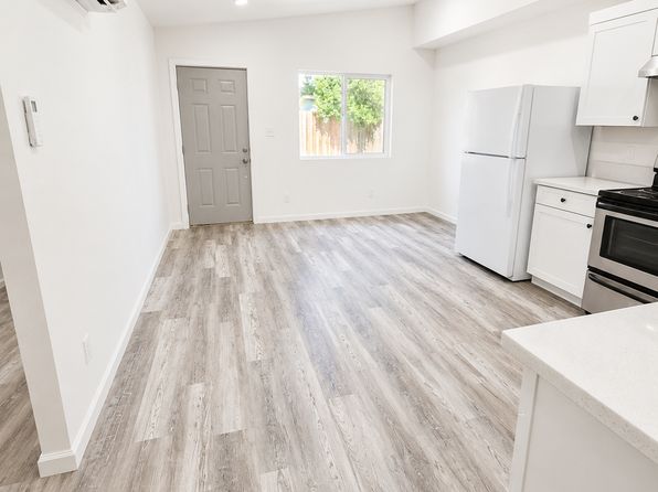224 W G St #B, Oakdale, CA 95361 – 2-bedroom rental in Oakdale