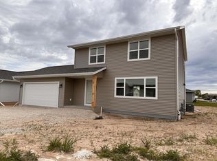 1011 McNish Ct, Sheboygan Falls, WI 53085