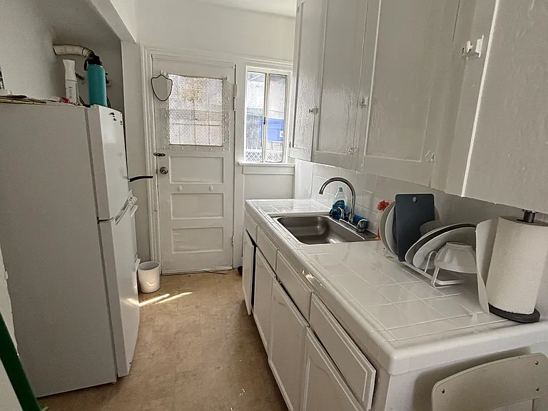 1050 S Hobart Blvd #1054-1/2 — Photo 9
