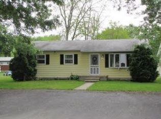 13004 E Canal Dr, Conneaut Lake, PA 16316