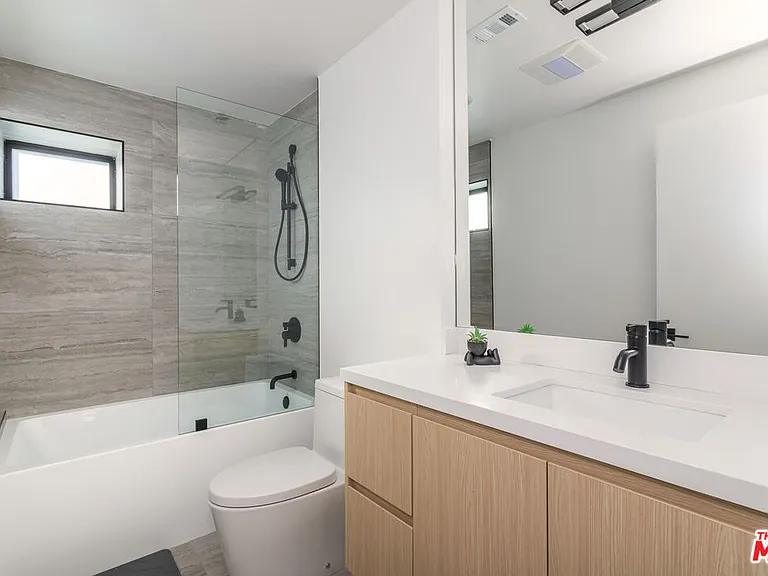 1318 N Vista St — Photo 23