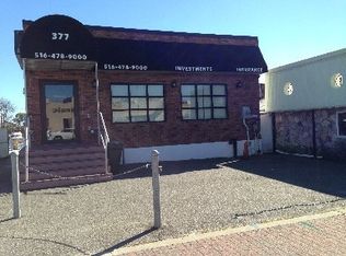 377 Woodcleft Ave, Freeport, NY 11520