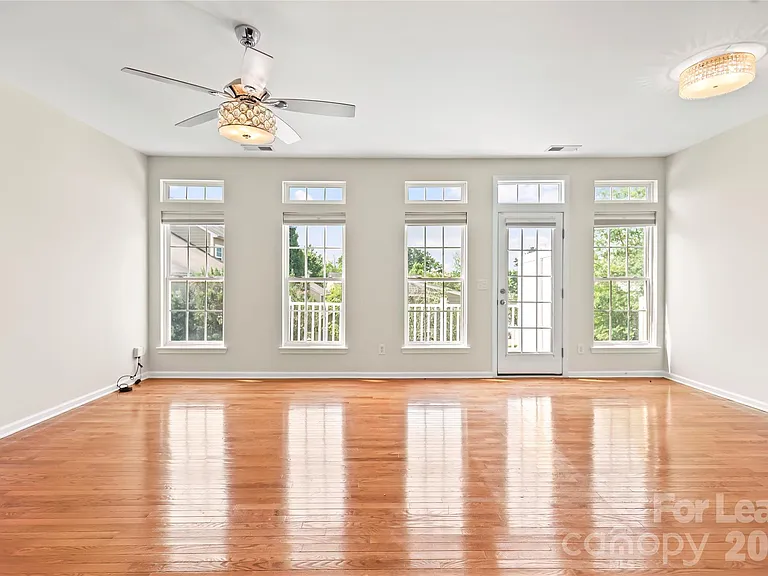417 Armour St — Photo 18