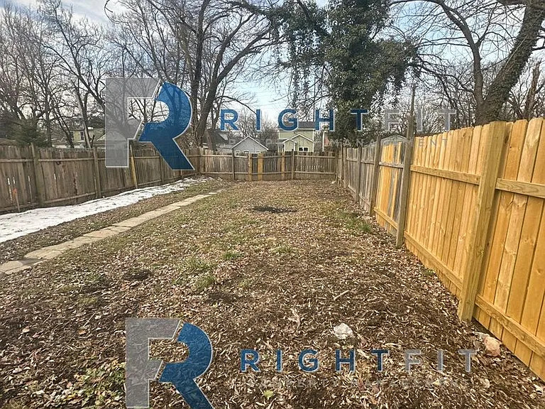 814 S 33rd St — Photo 11