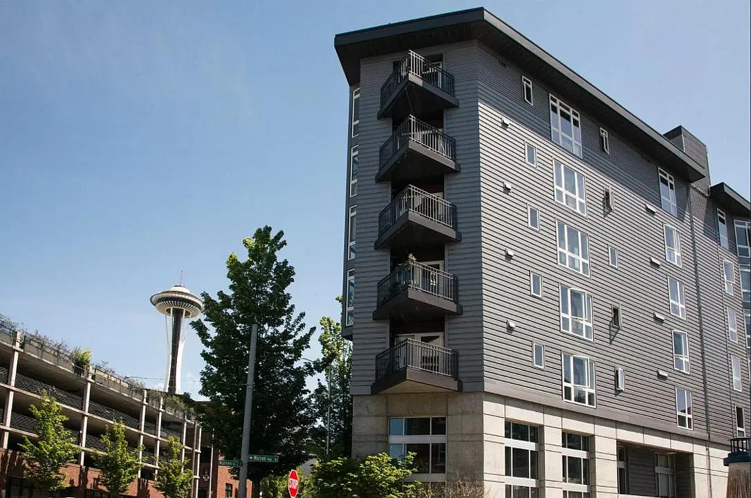1 bed, 1.5 bath, 815 sqft, $2,400 — Photo 3